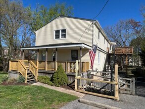 Building Photo - Dolly's at Lyons Mill
