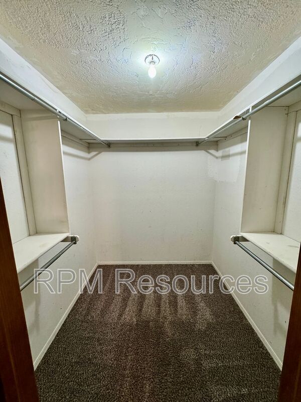 Building Photo - 12504 Whispering Hollow Dr