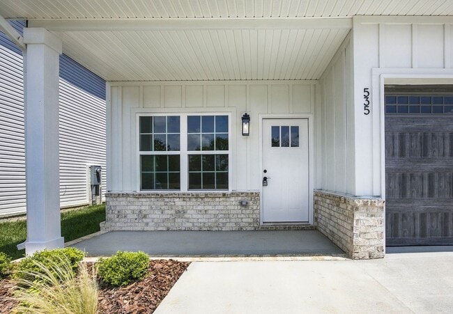 Building Photo - 4 Bedroom Pet Friendly Home For Rent Near ...