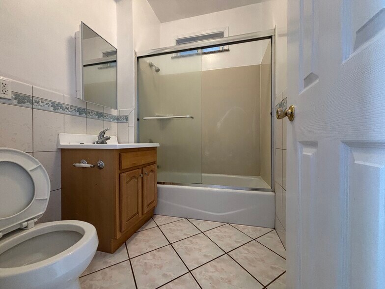 Bathroom - 2120 Clement St