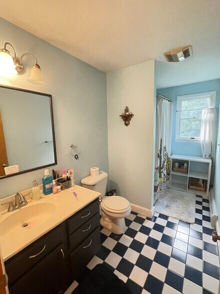 Building Photo - 54 Bartley Ave