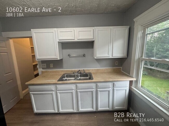 Building Photo - 10602 Earle Ave