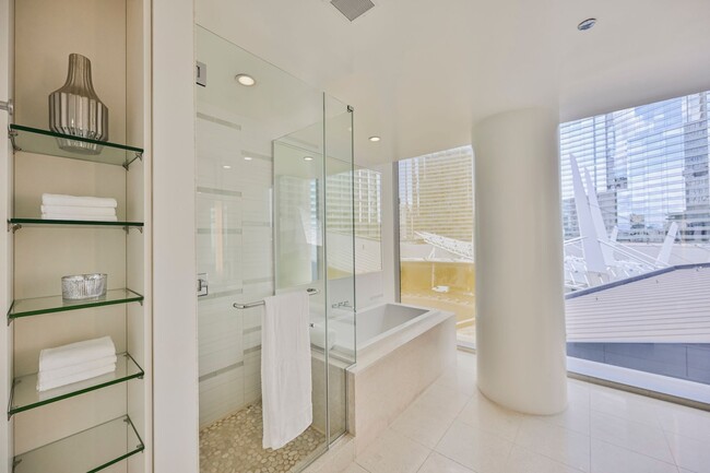 Building Photo - Luxurious premium corner unit nearly 1600 sq ft., Impeccably furnished-turn key- 2 bedroom 2 bath...