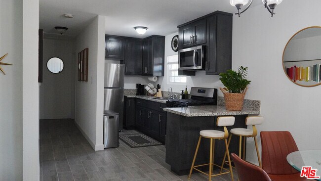 Building Photo - 3123 W 67th St