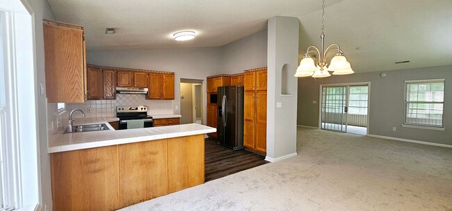 Building Photo - Spacious 2-Bed, 2-Bath Home with Modern Co...