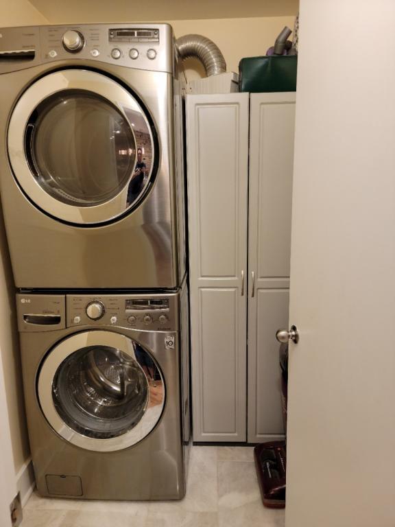 Building Photo - 226 N Clinton St