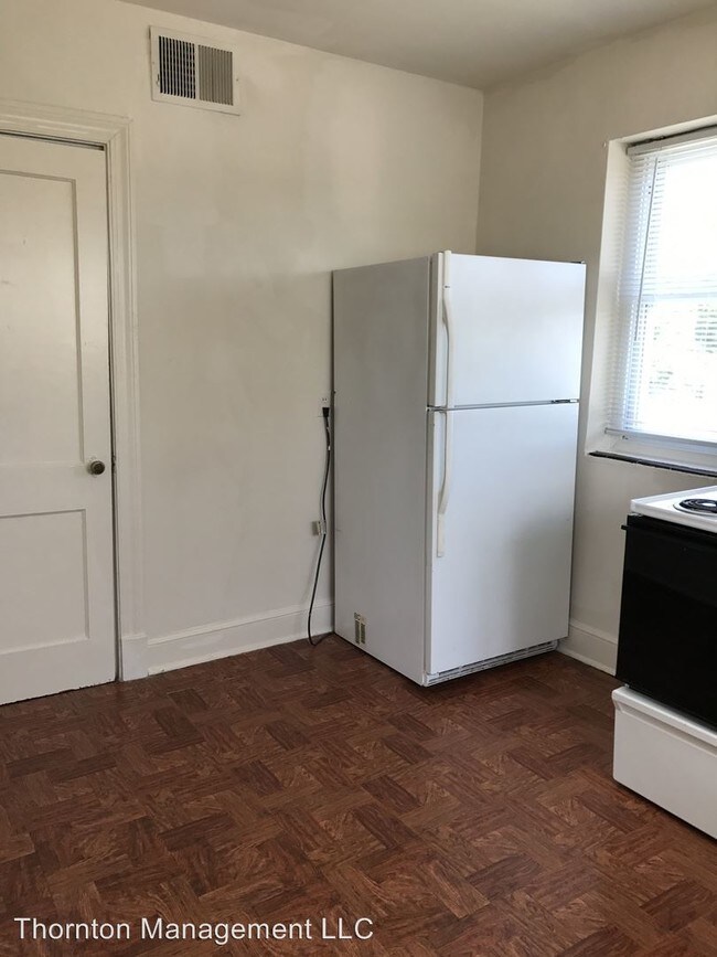 Building Photo - 913 Monument Ave