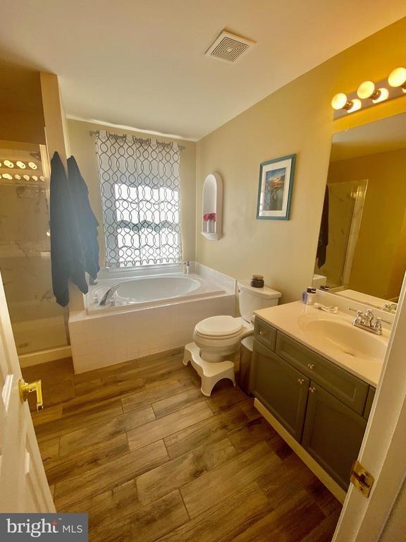 Building Photo - 64 Tavern Rd