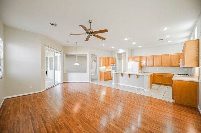 Building Photo - 2716 Thomasville Ave