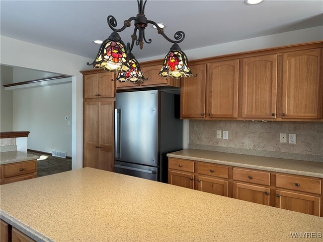 Building Photo - 8047 Laurel Park Ln