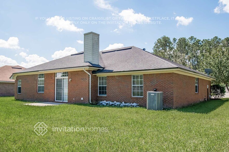 Building Photo - 5335 Blue Pacific Dr W