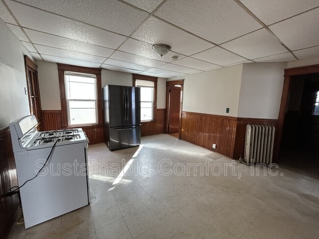 Building Photo - 44 Fairfax Rd