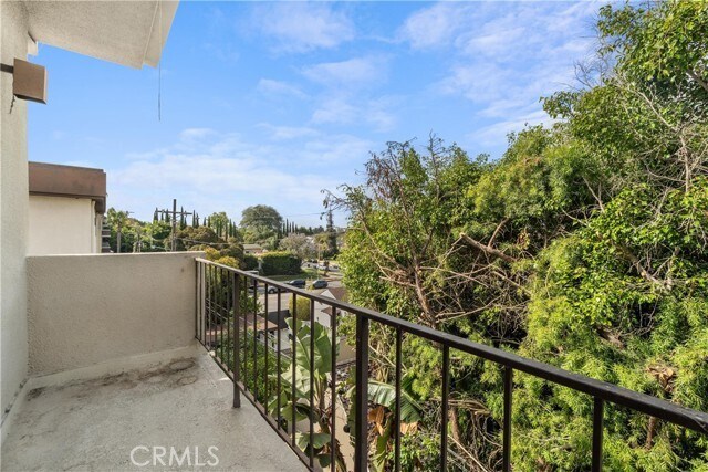 Building Photo - 2175 S Beverly Glen Blvd