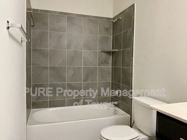 Building Photo - 5681 Porano Cir