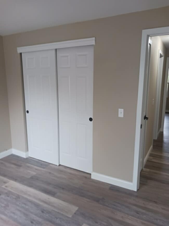 Building Photo - 430 Sara St