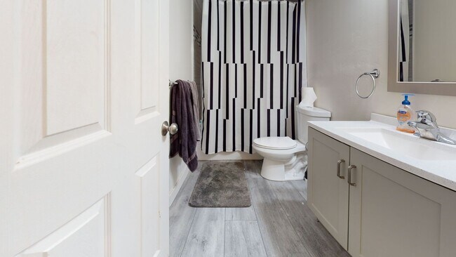 Building Photo - 6250 Dorothy Dr