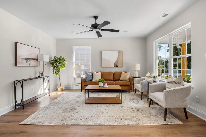 Building Photo - 812 Aubrey Ave