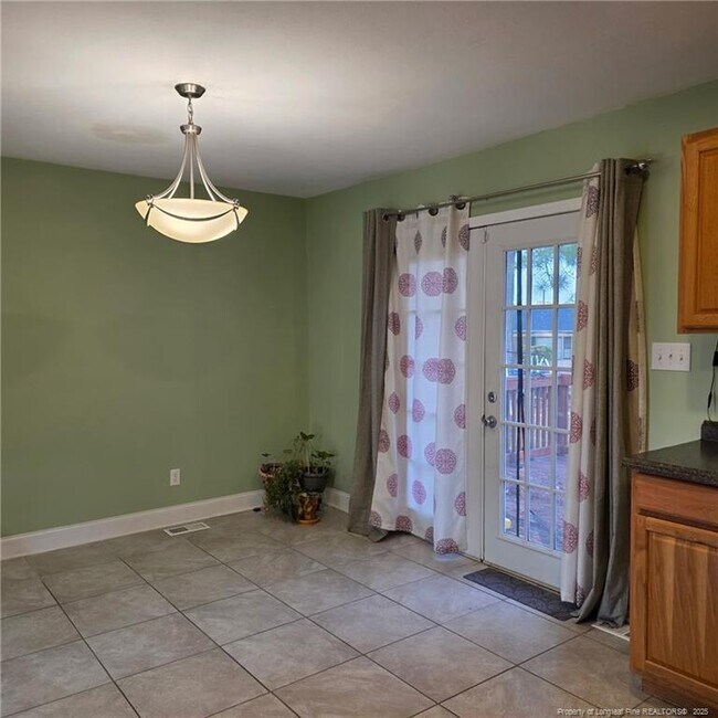 Building Photo - 1401 Greenock Ave