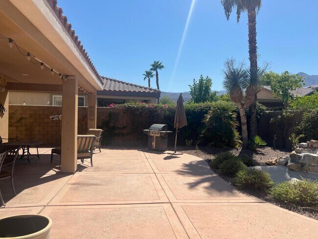Building Photo - 61105 Living Stone Dr