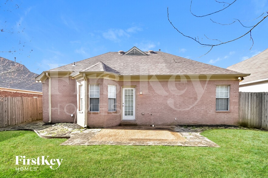 Building Photo - 8682 Valmont Cir