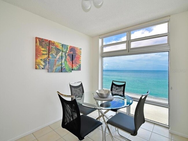 Building Photo - 2425 Gulf of Mexico Dr