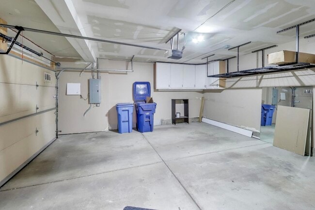 Building Photo - 3238 N Kilbourn Ave