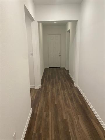 Building Photo - 1613 Pne Vly Dr