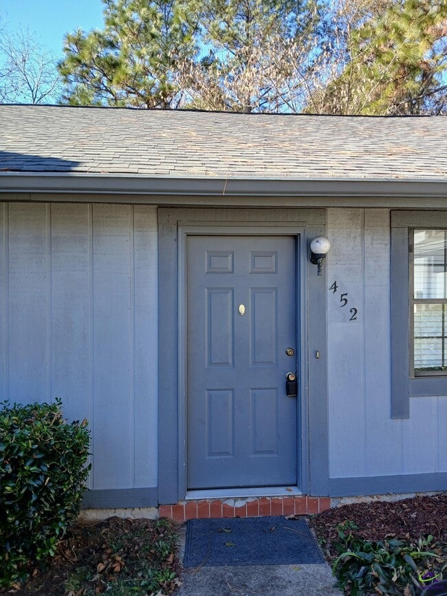 Building Photo - 452 Tallulah Trail