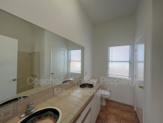 Building Photo - 53750 Avenida Alvarado