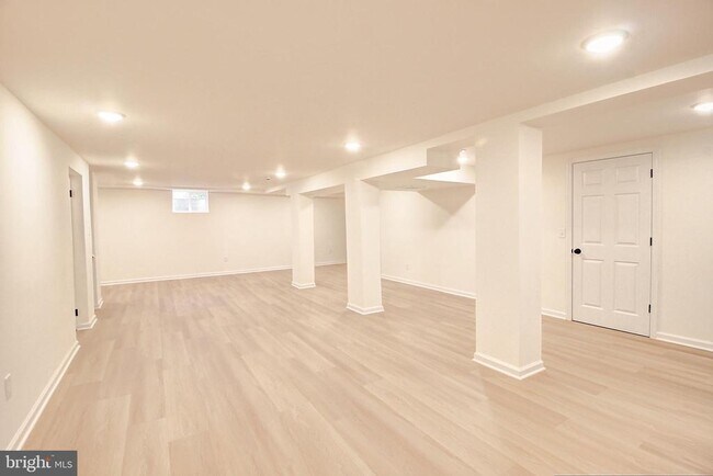 Building Photo - 412 Lee Pl