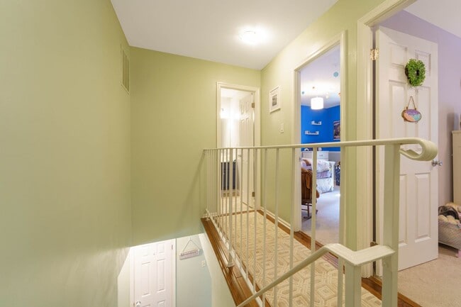 Building Photo - This 3 Bed 2.5 Bath Burke, VA Townhome is a Must See!