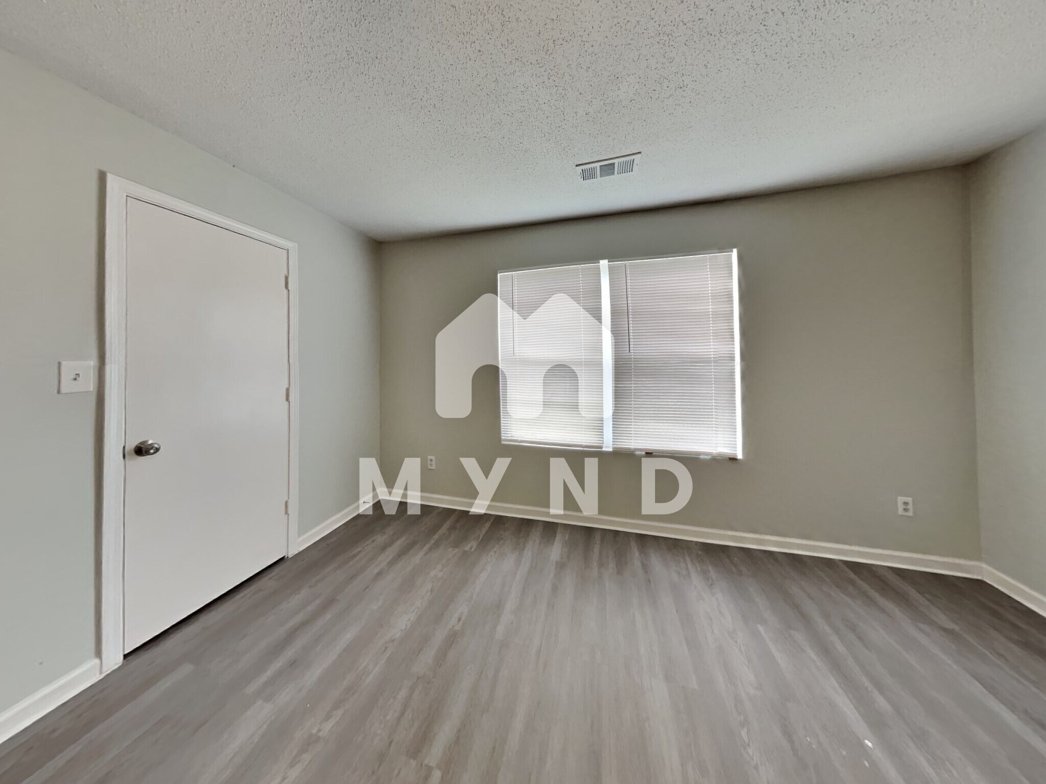 Building Photo - 4828 Royal Run Dr