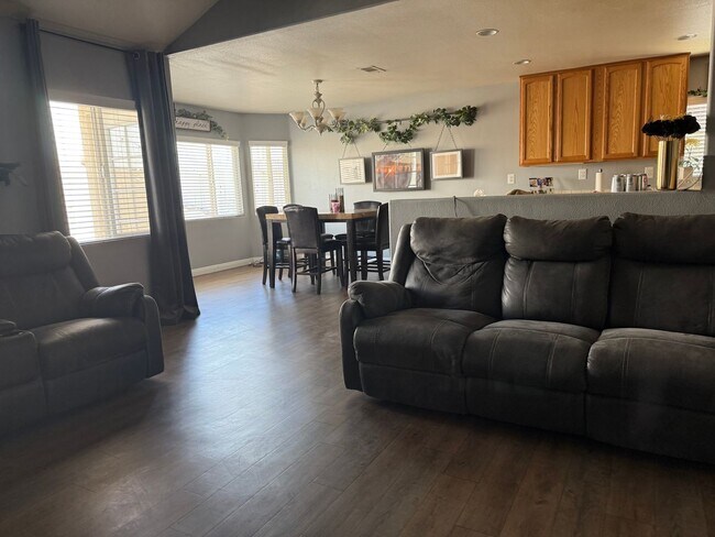 Building Photo - Spring Valley Lake Home