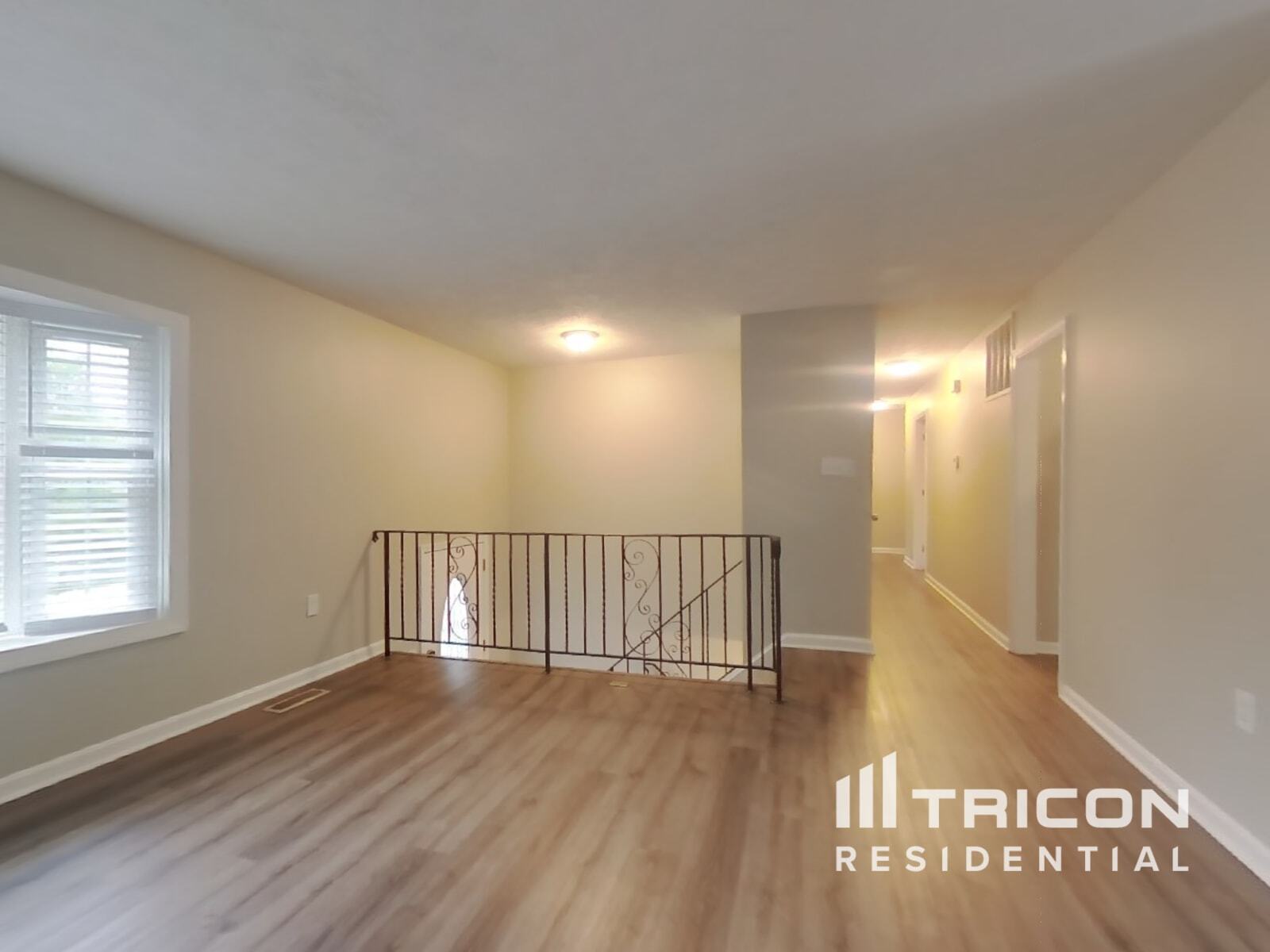 Building Photo - 1350 Redwood Cir