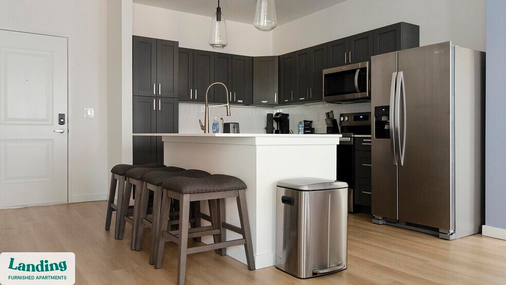 Building Photo - 650 N Main St