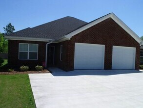 Building Photo - 101 Ledbury Cove