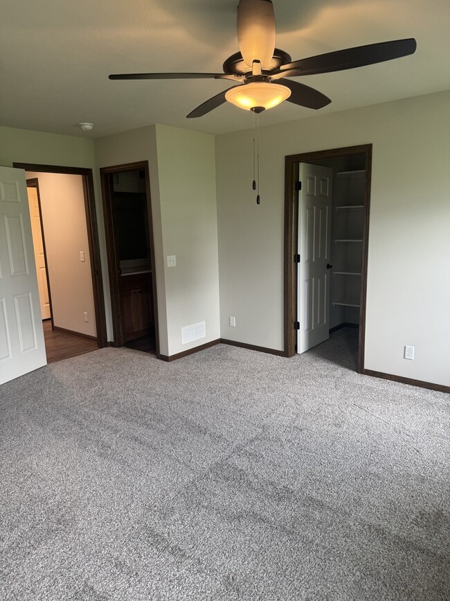 Building Photo - 120 W Ida Ln
