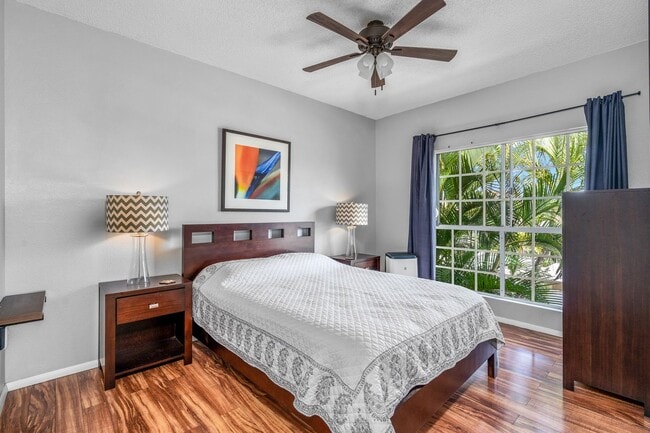 Building Photo - FULLY FURNISHED, 2/1.5 2nd floor condo in Keonekai Villages.