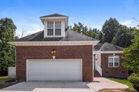 Building Photo - 216 Sarazen Dr