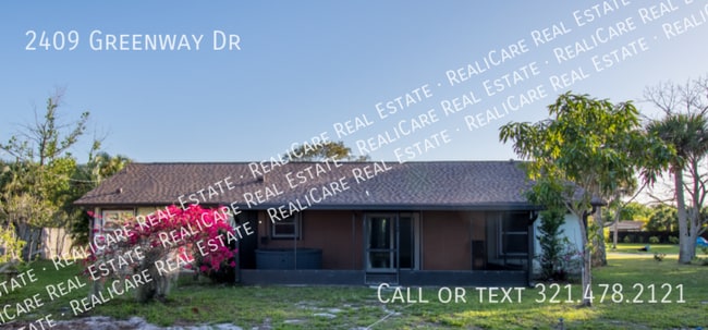 Building Photo - 2409 Greenway Dr