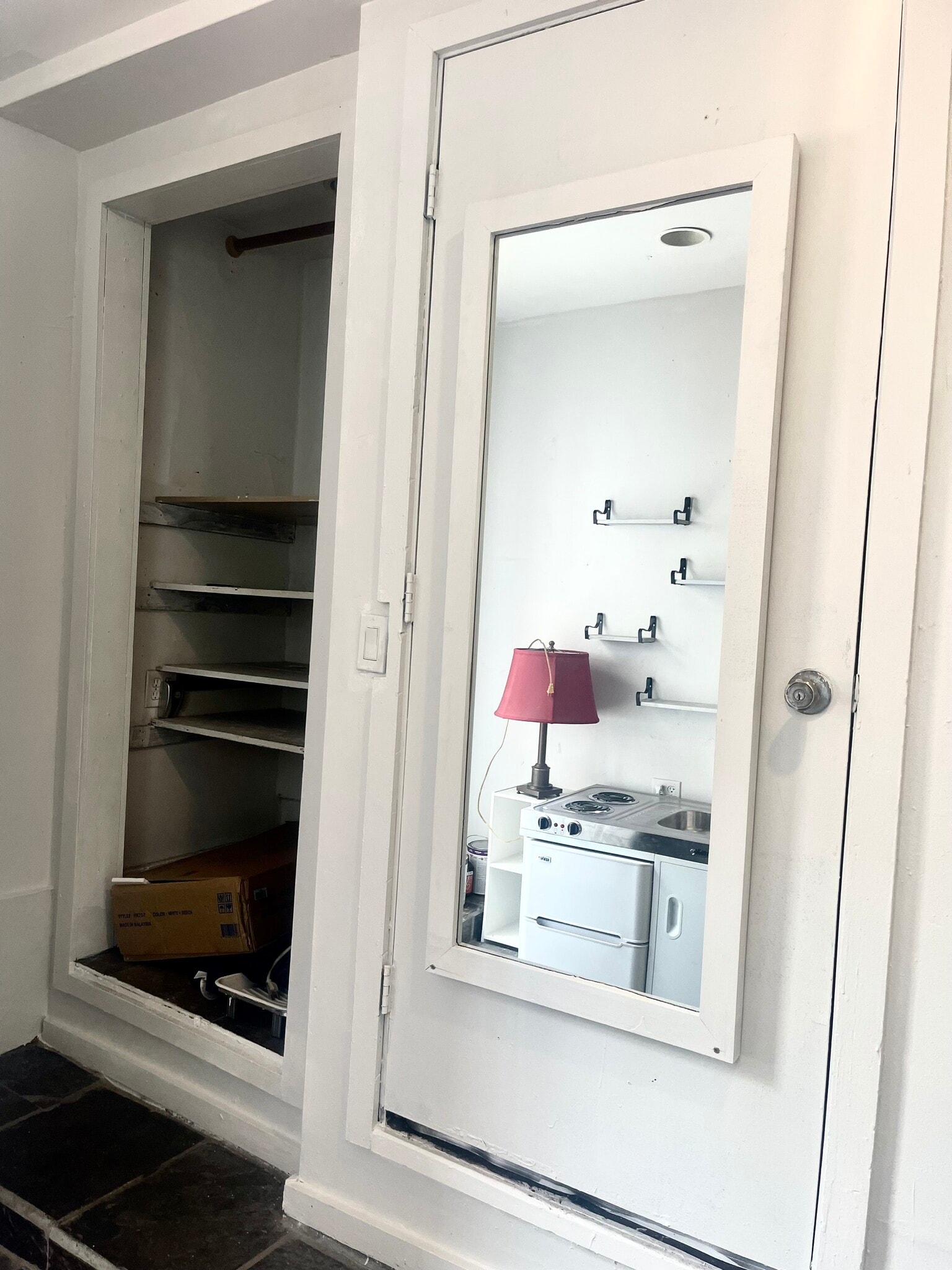 Building Photo - 2366 Nichols Canyon Rd