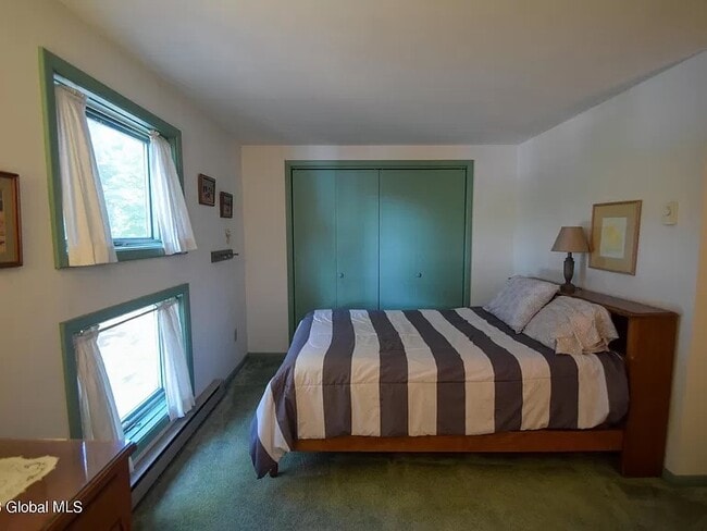 Building Photo - 35 Huddle Ln