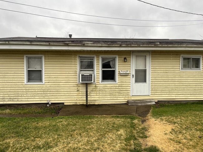 Building Photo - 202 St Clair Ave SW