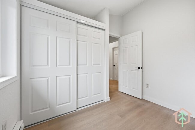 Building Photo - 2004 SE 143rd Ave