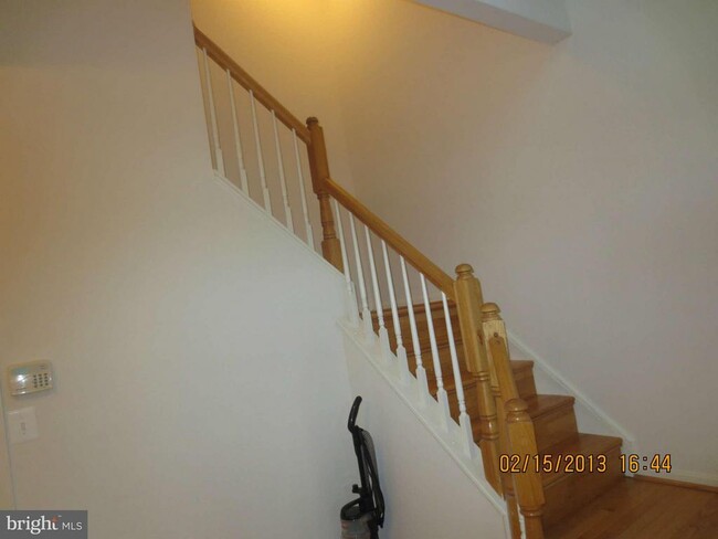 Building Photo - 6540 Creek Run Dr