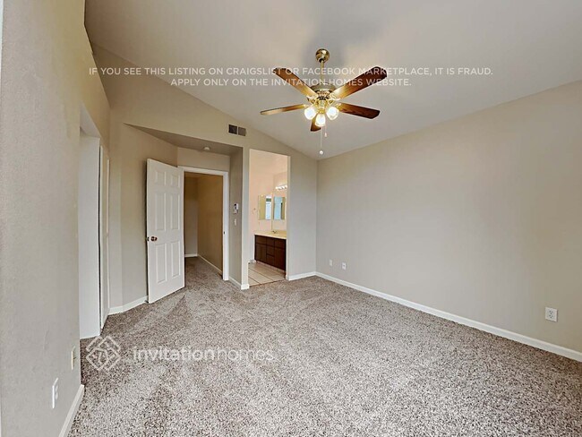 Building Photo - 8355 Lonely Hill Way