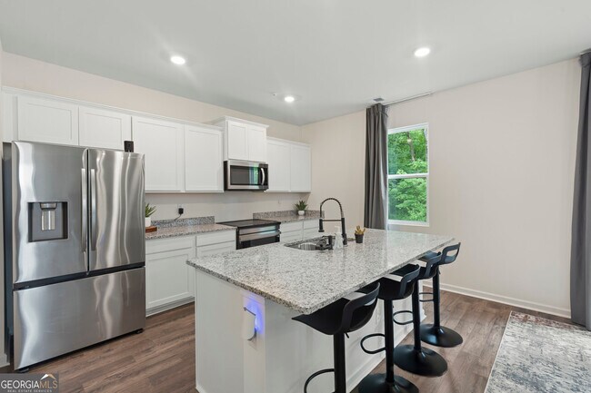 Building Photo - 3645 Beaconfield Ct SE