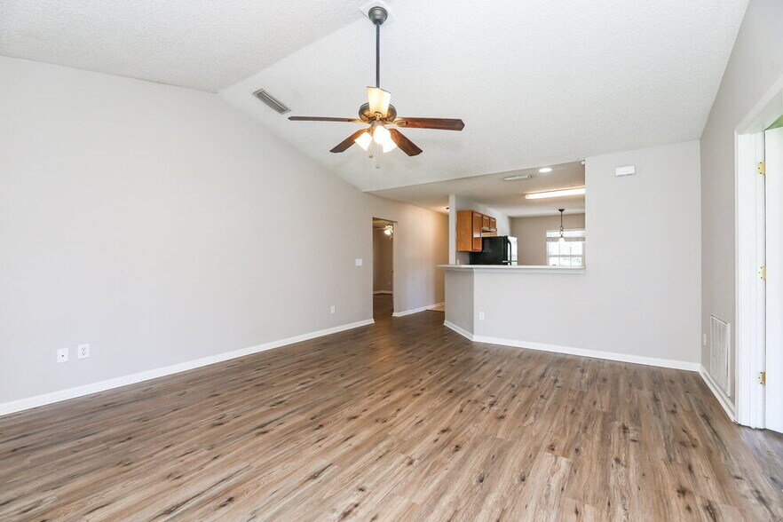 Building Photo - 3518 Brangus Ct