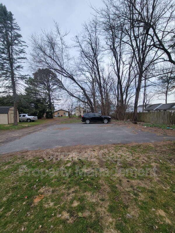 Building Photo - 341 Hughes St