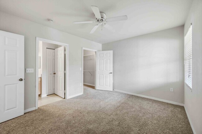 Building Photo - 1195 Villagio Cir